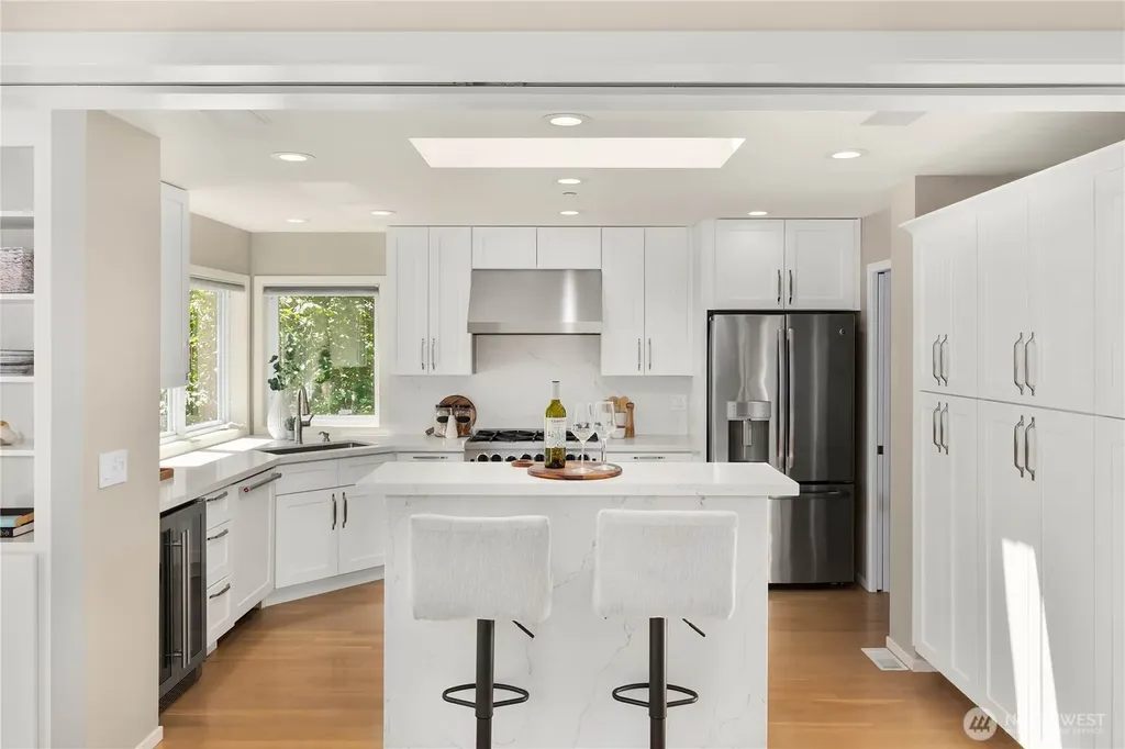 9210 Parkwood Ridge Road Mercer Island WA 98040