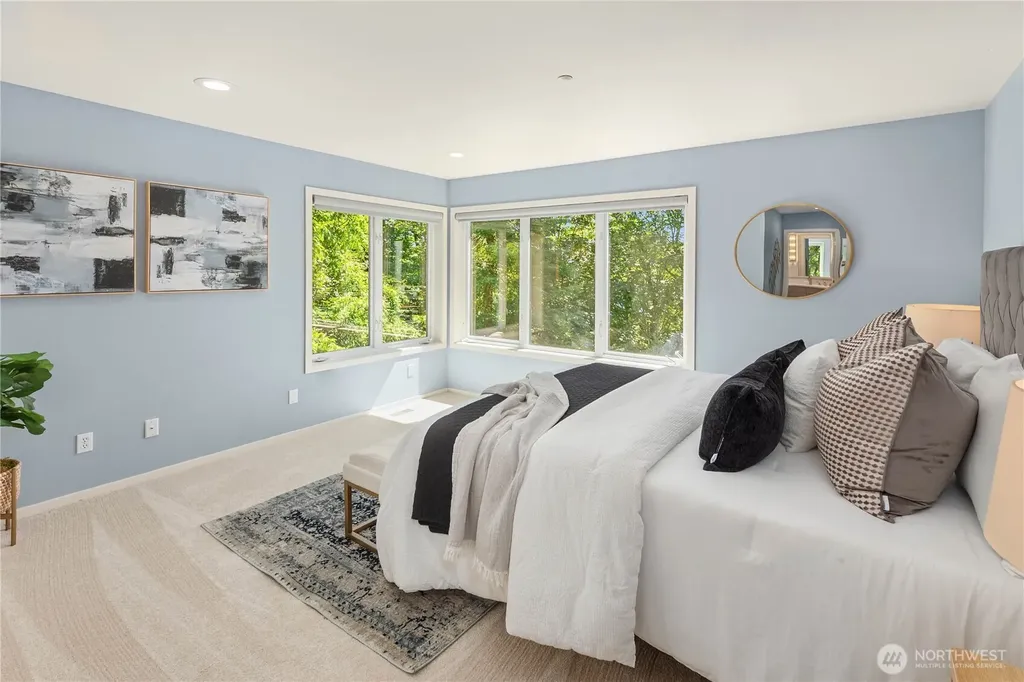 9210 Parkwood Ridge Road Mercer Island WA 98040