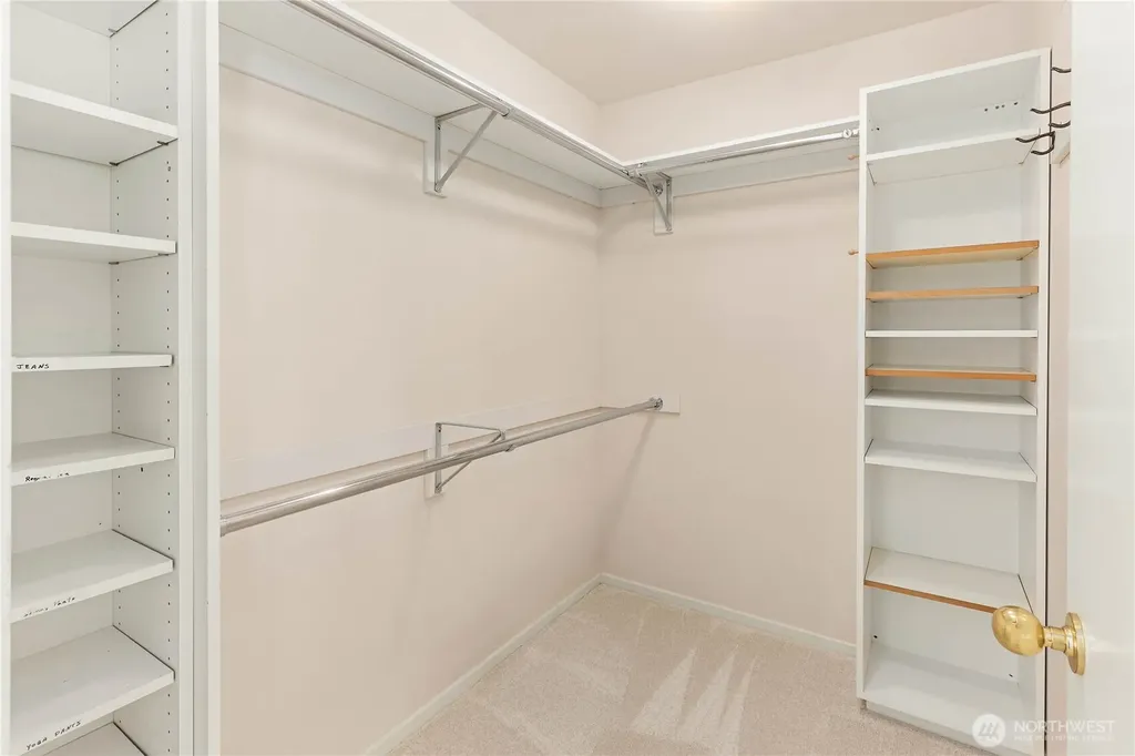 9210 Parkwood Ridge Road Mercer Island WA 98040