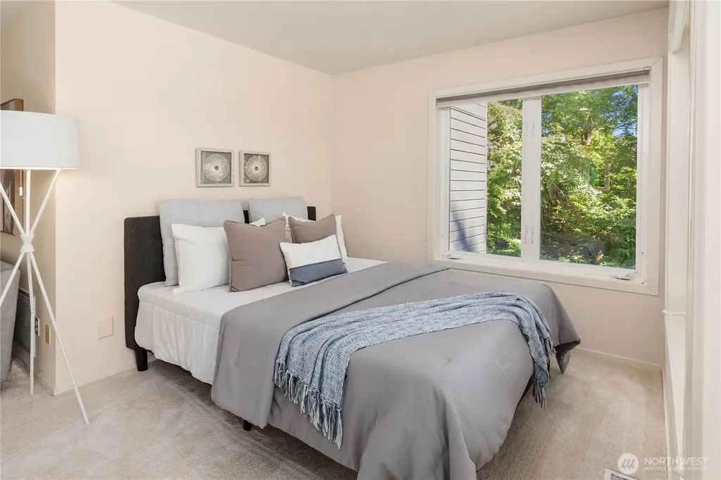 9210 Parkwood Ridge Road Mercer Island WA 98040