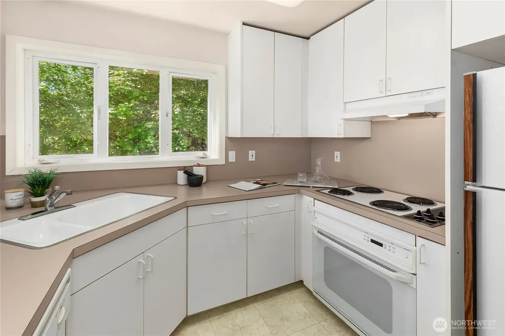 9210 Parkwood Ridge Road Mercer Island WA 98040