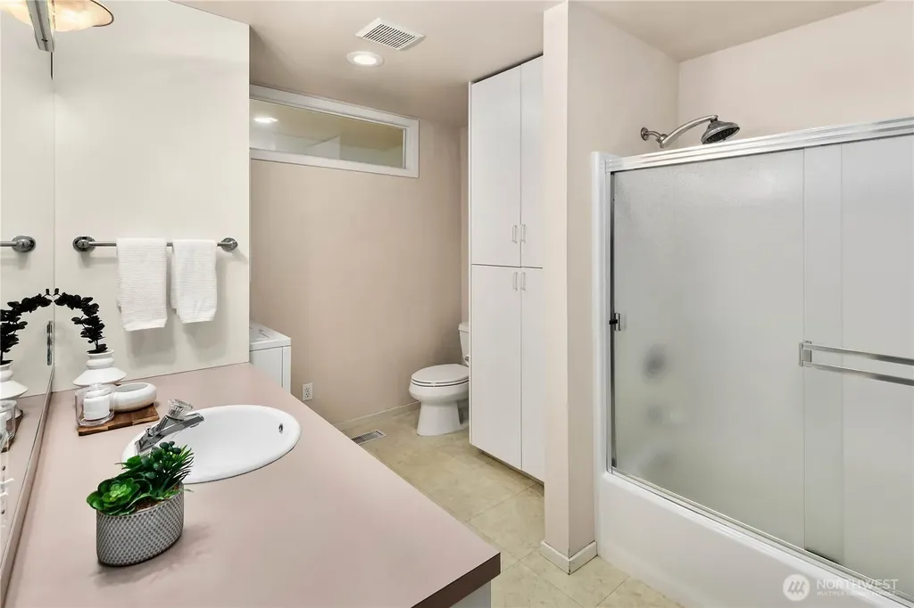 9210 Parkwood Ridge Road Mercer Island WA 98040