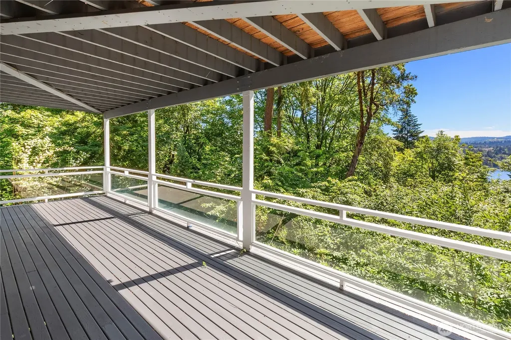 9210 Parkwood Ridge Road Mercer Island WA 98040