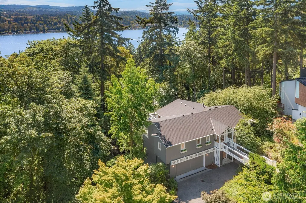 9210 Parkwood Ridge Road Mercer Island WA 98040