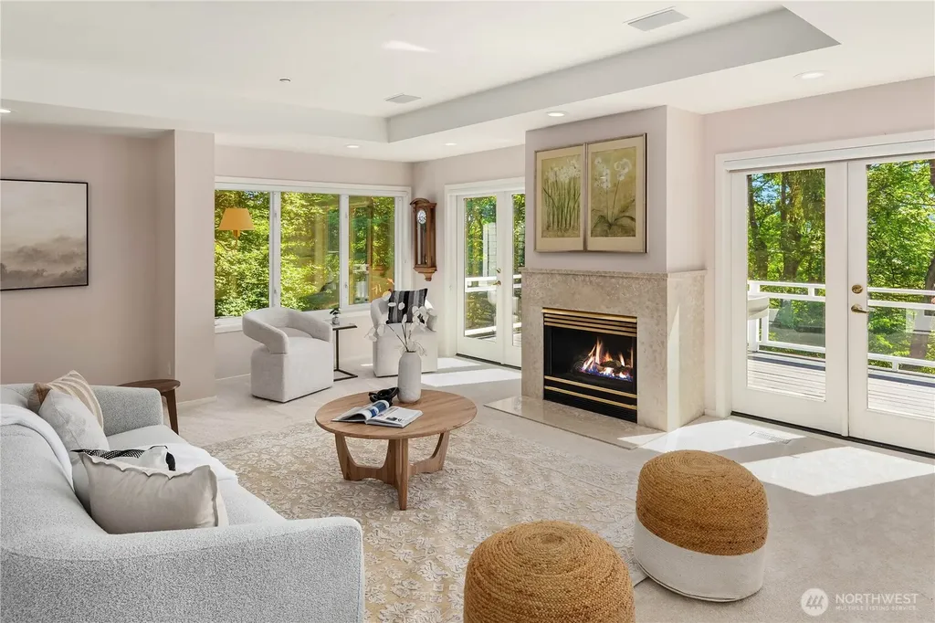 9210 Parkwood Ridge Road Mercer Island WA 98040