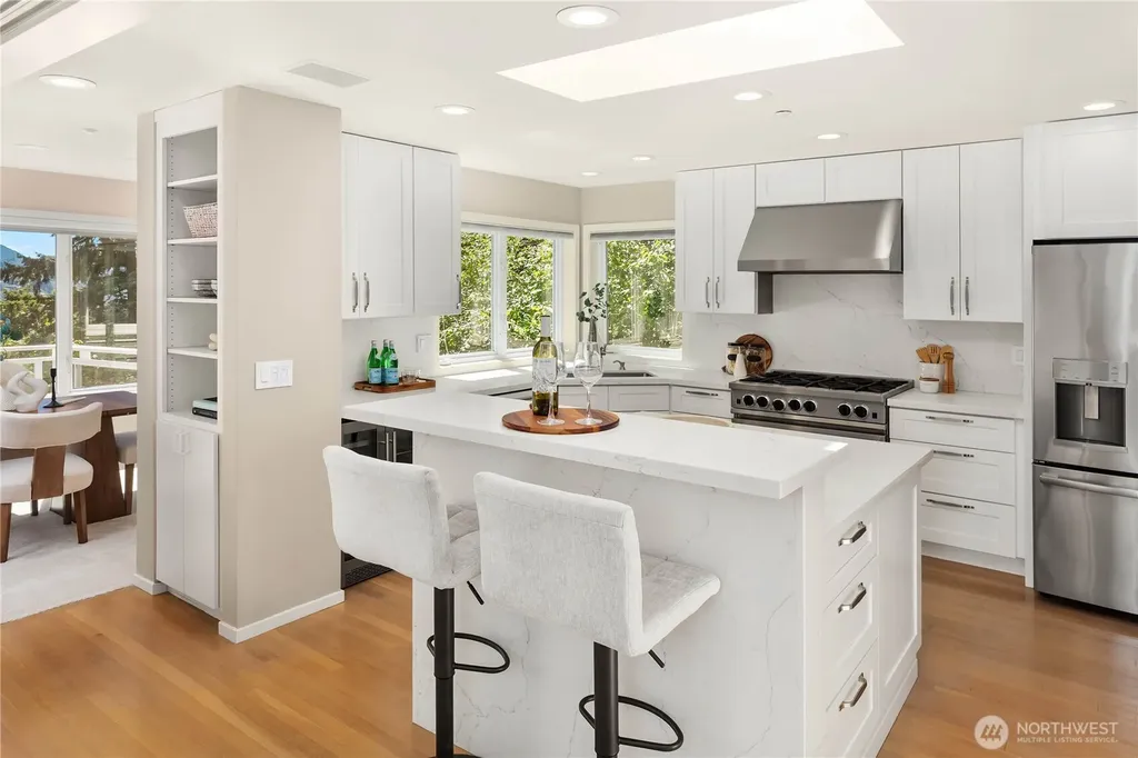 9210 Parkwood Ridge Road Mercer Island WA 98040