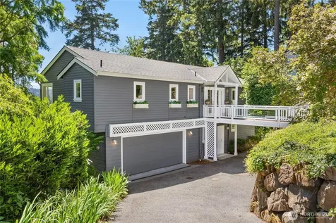 9210 Parkwood Ridge Road Mercer Island WA 98040