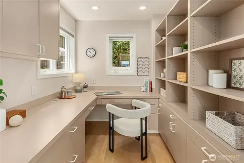 9210 Parkwood Ridge Road Mercer Island WA 98040