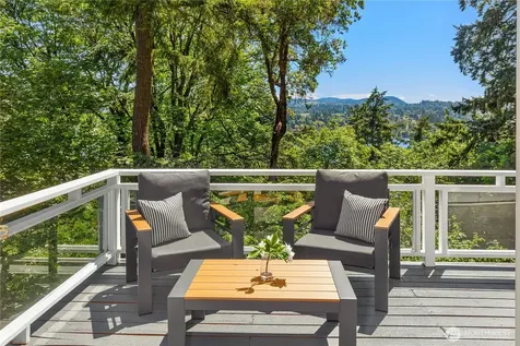 9210 Parkwood Ridge Road Mercer Island WA 98040