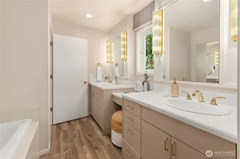 9210 Parkwood Ridge Road Mercer Island WA 98040