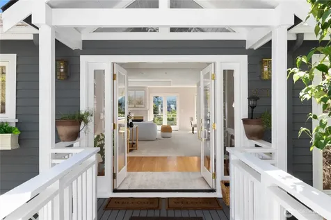 9210 Parkwood Ridge Road Mercer Island WA 98040