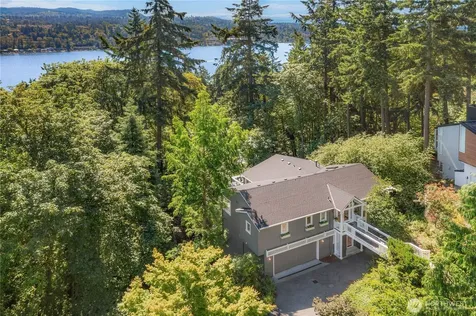 9210 Parkwood Ridge Road Mercer Island WA 98040