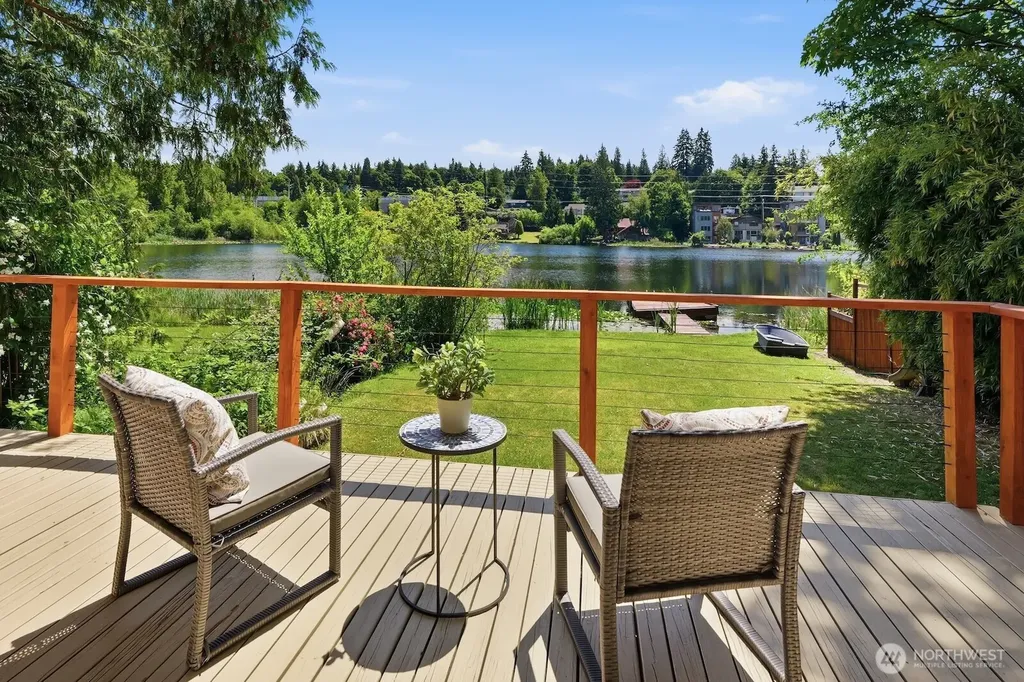 5620 Halls Lake Way Lynnwood WA 98036