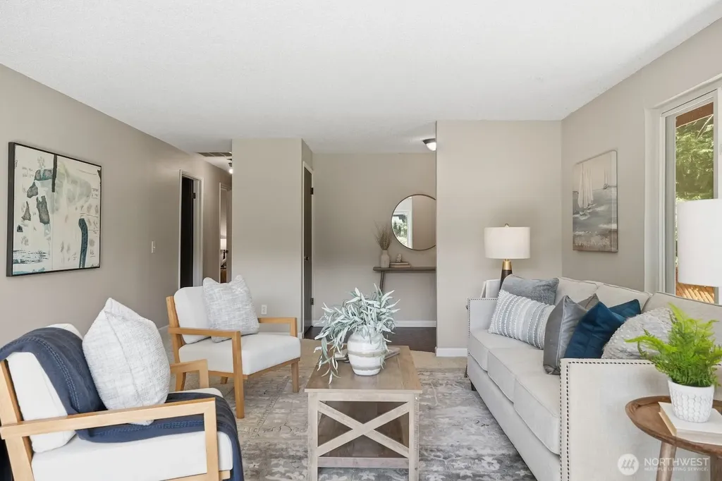 5620 Halls Lake Way Lynnwood WA 98036