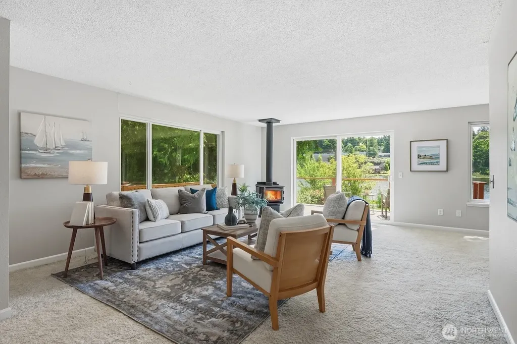 5620 Halls Lake Way Lynnwood WA 98036
