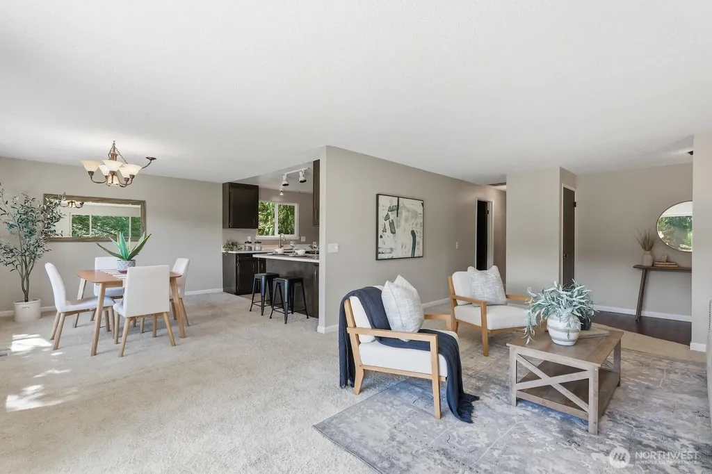 5620 Halls Lake Way Lynnwood WA 98036