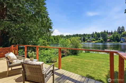 5620 Halls Lake Way Lynnwood WA 98036