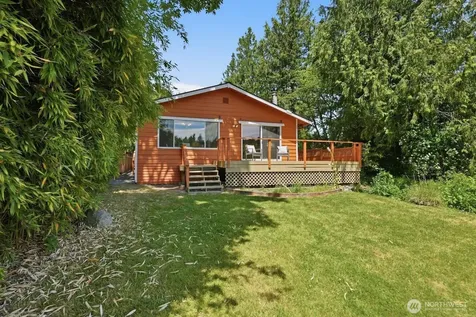 5620 Halls Lake Way Lynnwood WA 98036