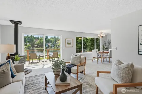 5620 Halls Lake Way Lynnwood WA 98036
