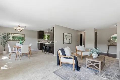 5620 Halls Lake Way Lynnwood WA 98036