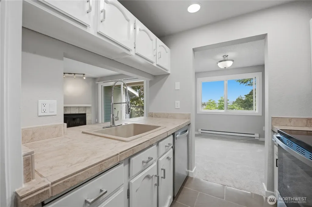 4189 W Lake Sammimish Parkway SE Bellevue WA 98008