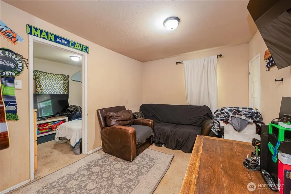 1931 Mcdougall Avenue Everett WA 98201