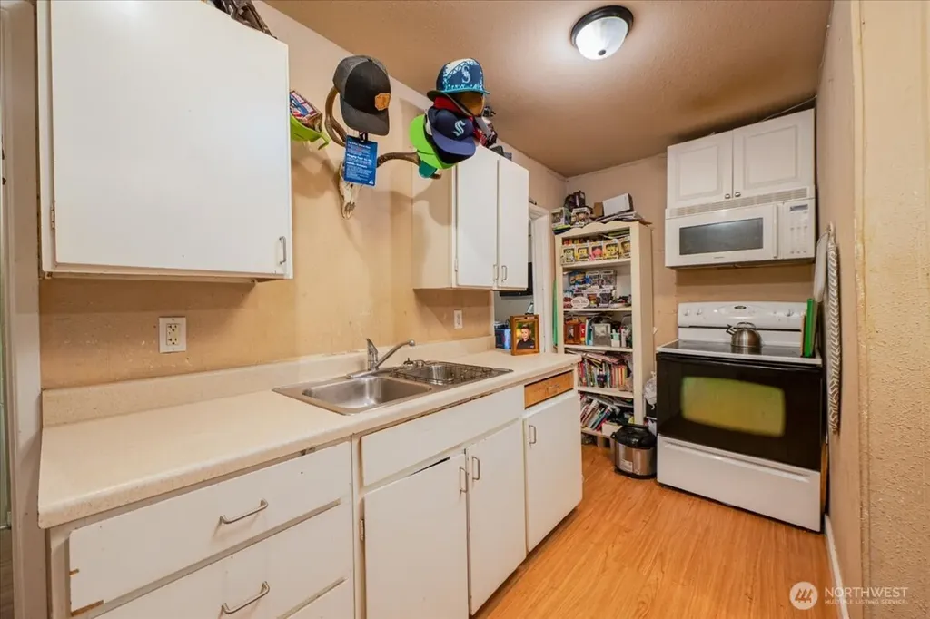 1931 Mcdougall Avenue Everett WA 98201