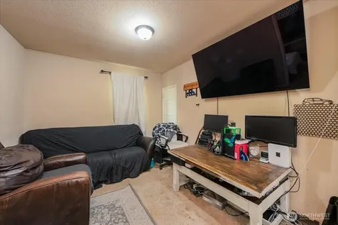 1931 Mcdougall Avenue Everett WA 98201