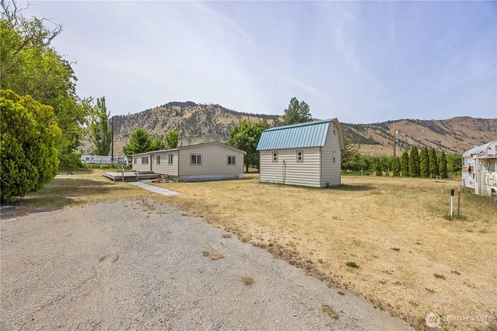27 Buckingham Alley Brewster WA 98812
