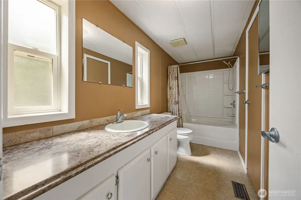 27 Buckingham Alley Brewster WA 98812