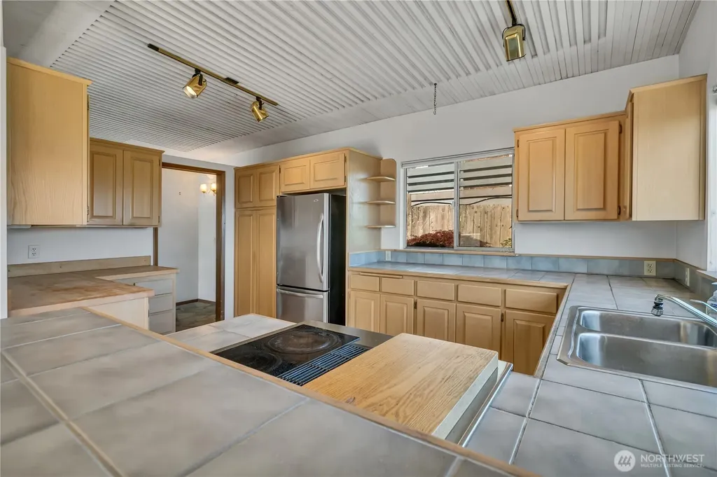 3532 SW 171st Street Burien WA 98166