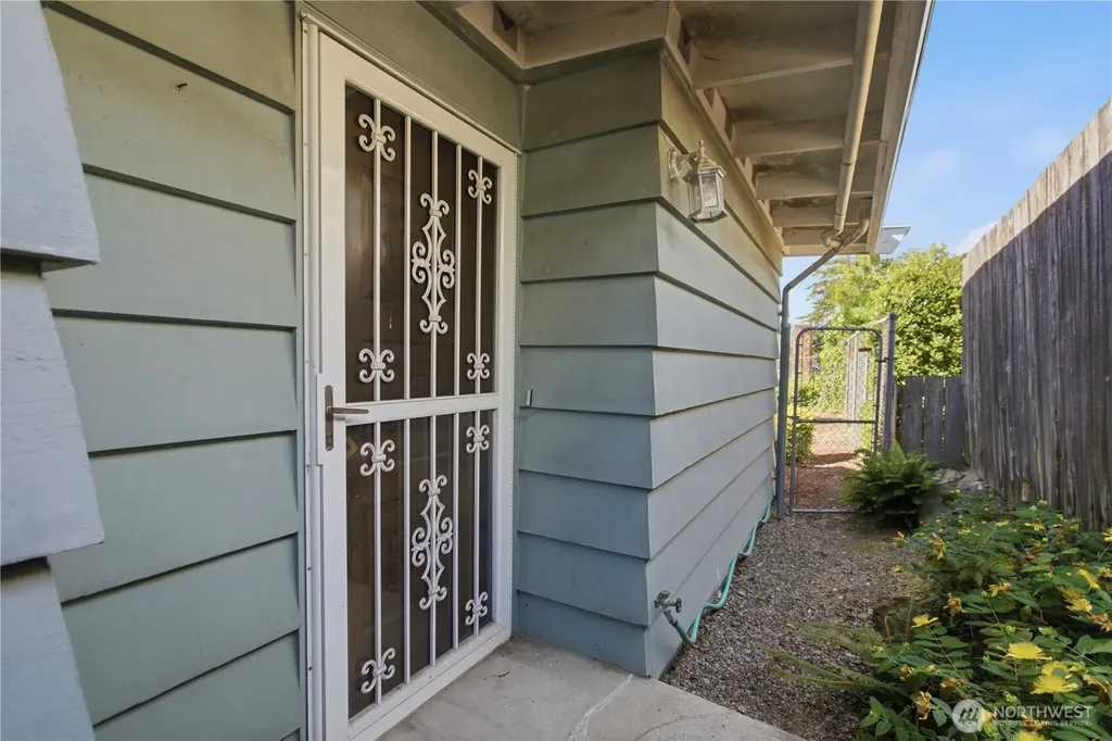 3532 SW 171st Street Burien WA 98166