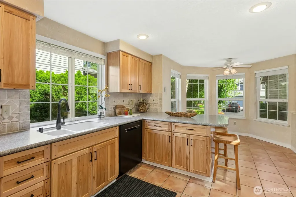 24311 SE 41st Place Sammamish WA 98029