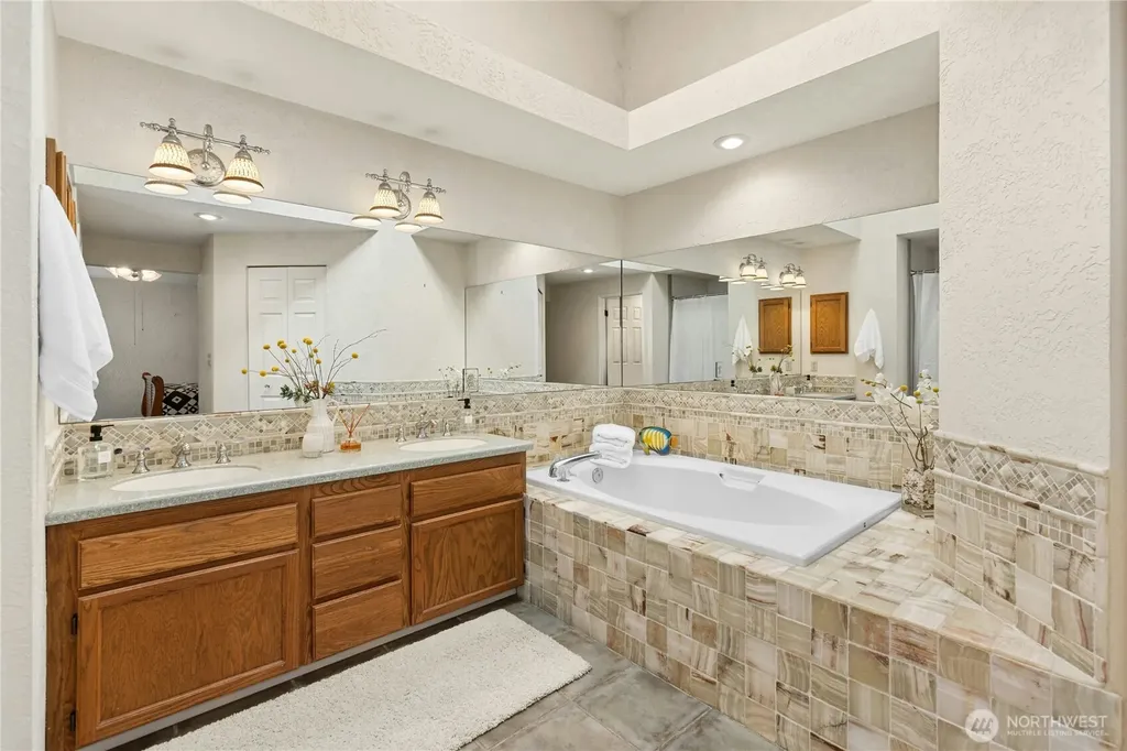 24311 SE 41st Place Sammamish WA 98029