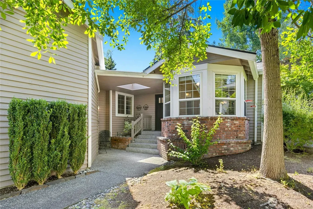 24311 SE 41st Place Sammamish WA 98029