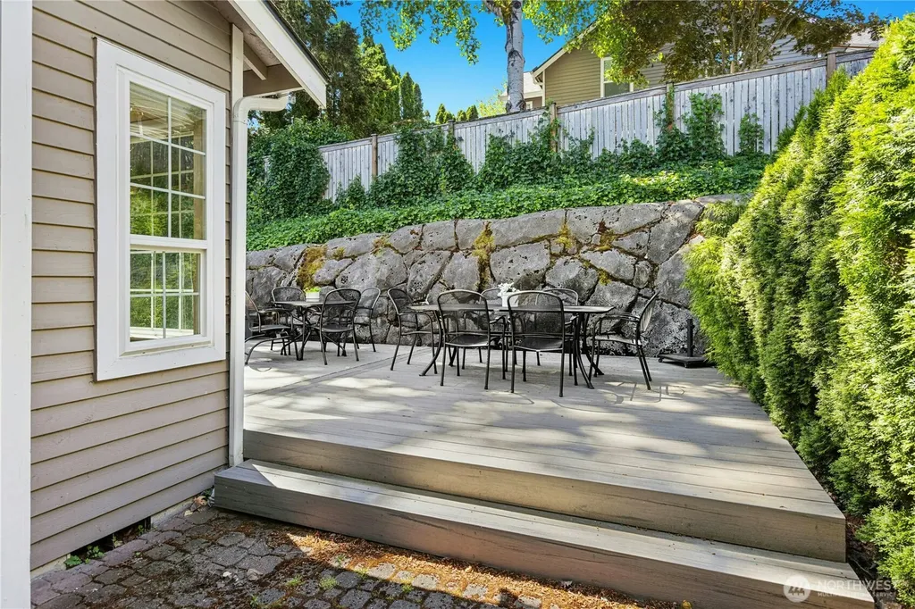 24311 SE 41st Place Sammamish WA 98029