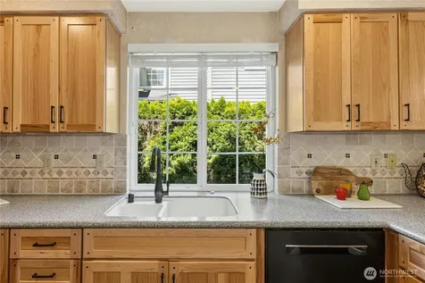 24311 SE 41st Place Sammamish WA 98029