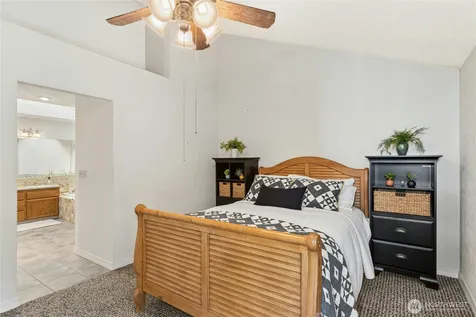 24311 SE 41st Place Sammamish WA 98029