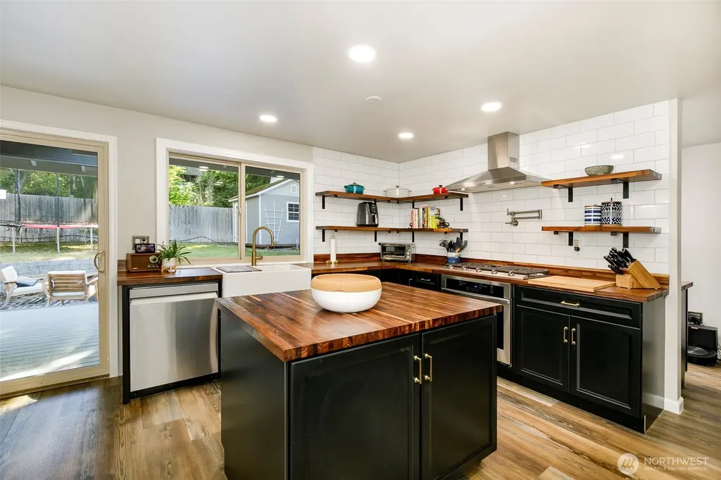 105 Lila Street Steilacoom WA 98388