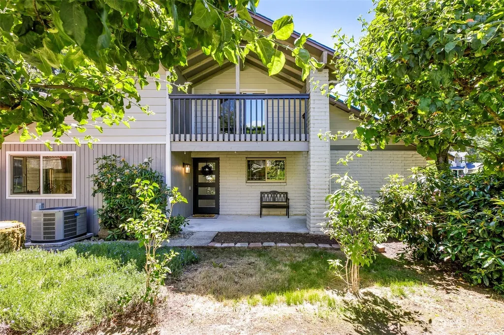 105 Lila Street Steilacoom WA 98388