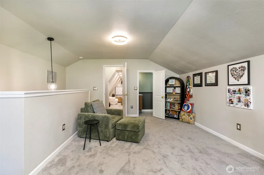 105 Lila Street Steilacoom WA 98388