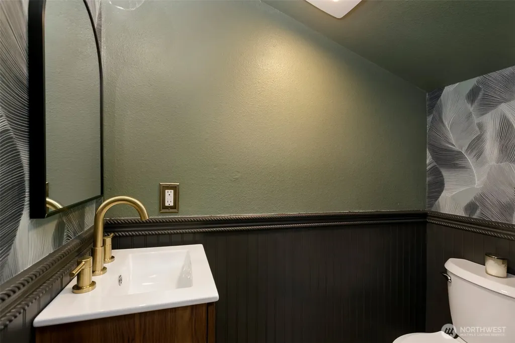 105 Lila Street Steilacoom WA 98388