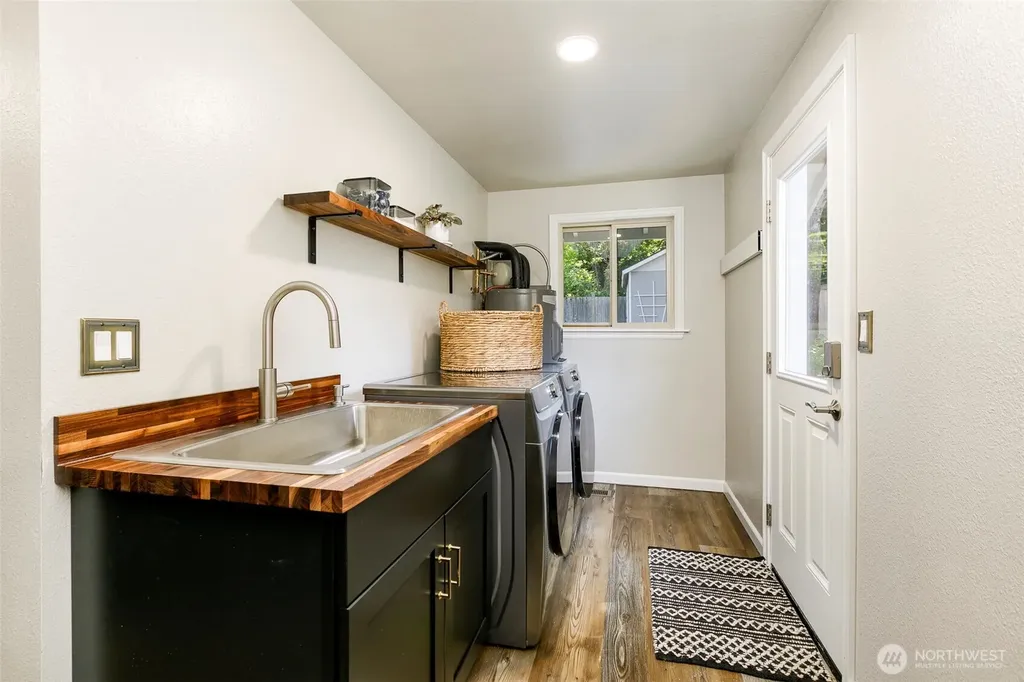 105 Lila Street Steilacoom WA 98388