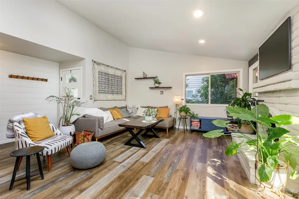 105 Lila Street Steilacoom WA 98388