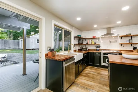 105 Lila Street Steilacoom WA 98388