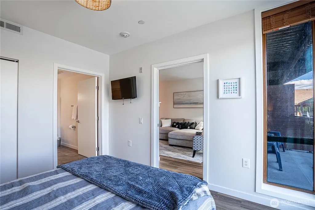 2220 W Woodin Avenue Chelan WA 98816