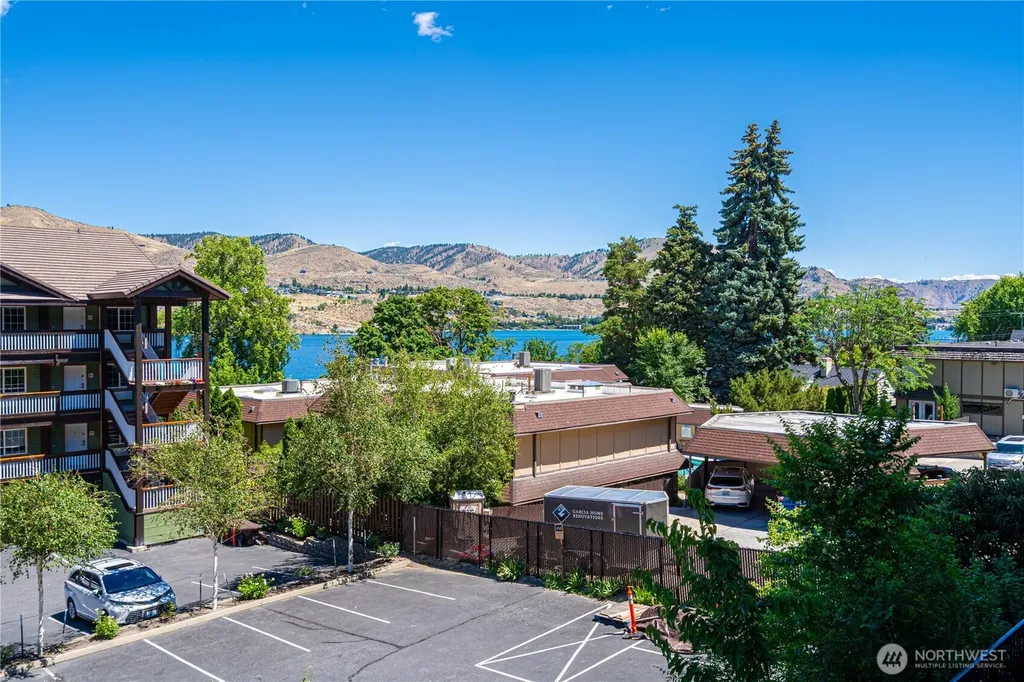 2220 W Woodin Avenue Chelan WA 98816