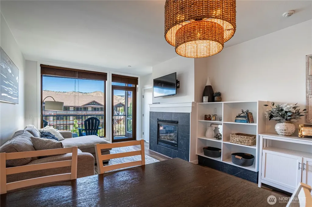 2220 W Woodin Avenue Chelan WA 98816