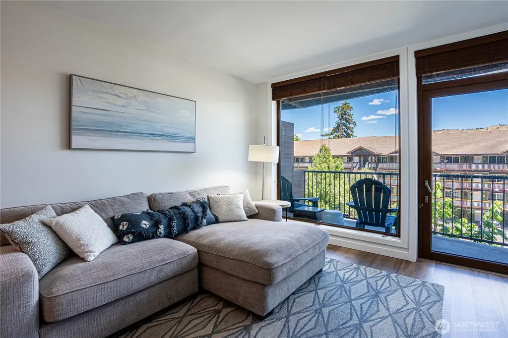 2220 W Woodin Avenue Chelan WA 98816