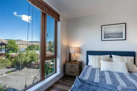 2220 W Woodin Avenue Chelan WA 98816